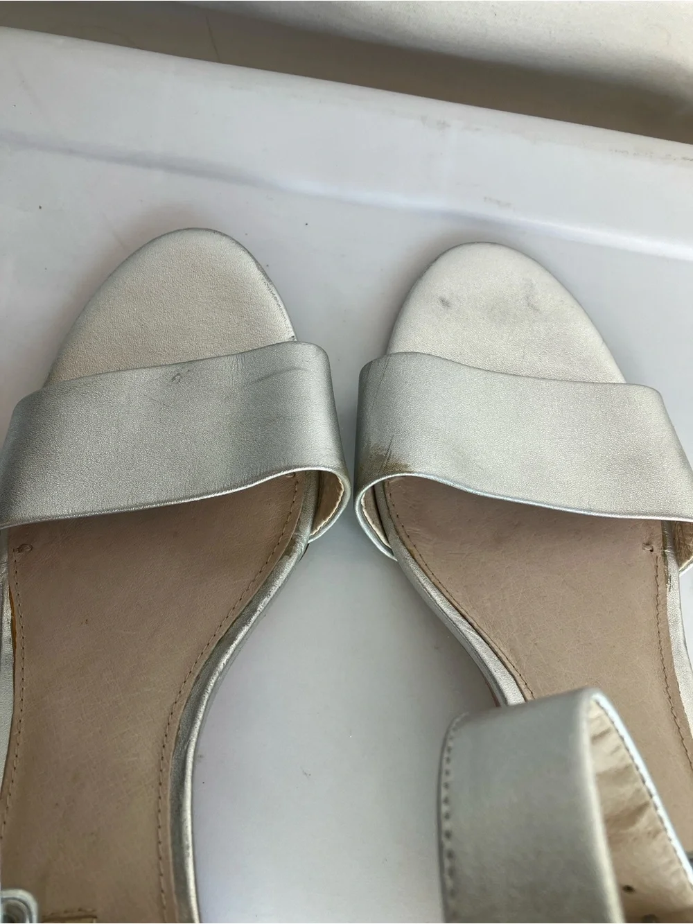 Louise et Cie Punya Wedge Sandals silver metallic leather wood heel size 9